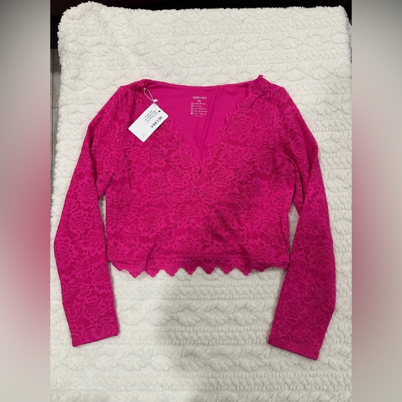 Elegant Pink Lace V-Neck Top - Picture 2 of 7